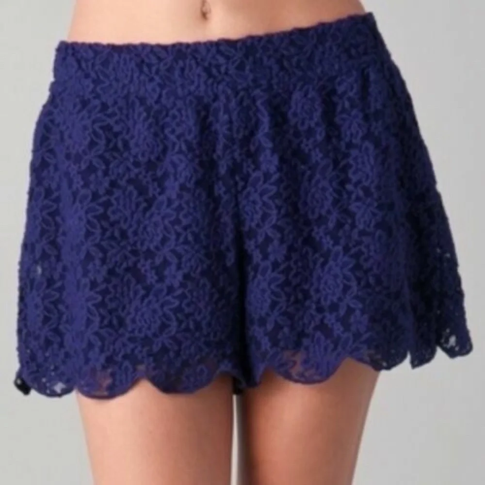 Free People Navy Blue Lace Scallop Shorts Size S - Picture 2 of 6